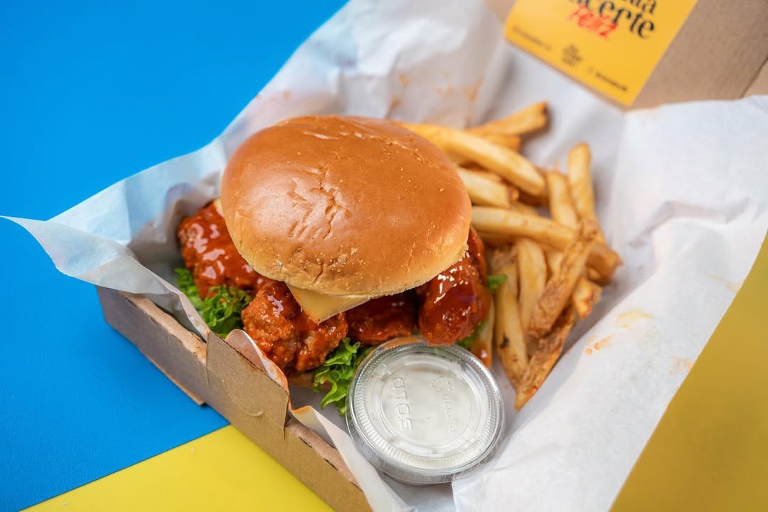 boneless y alitas en the happy box
