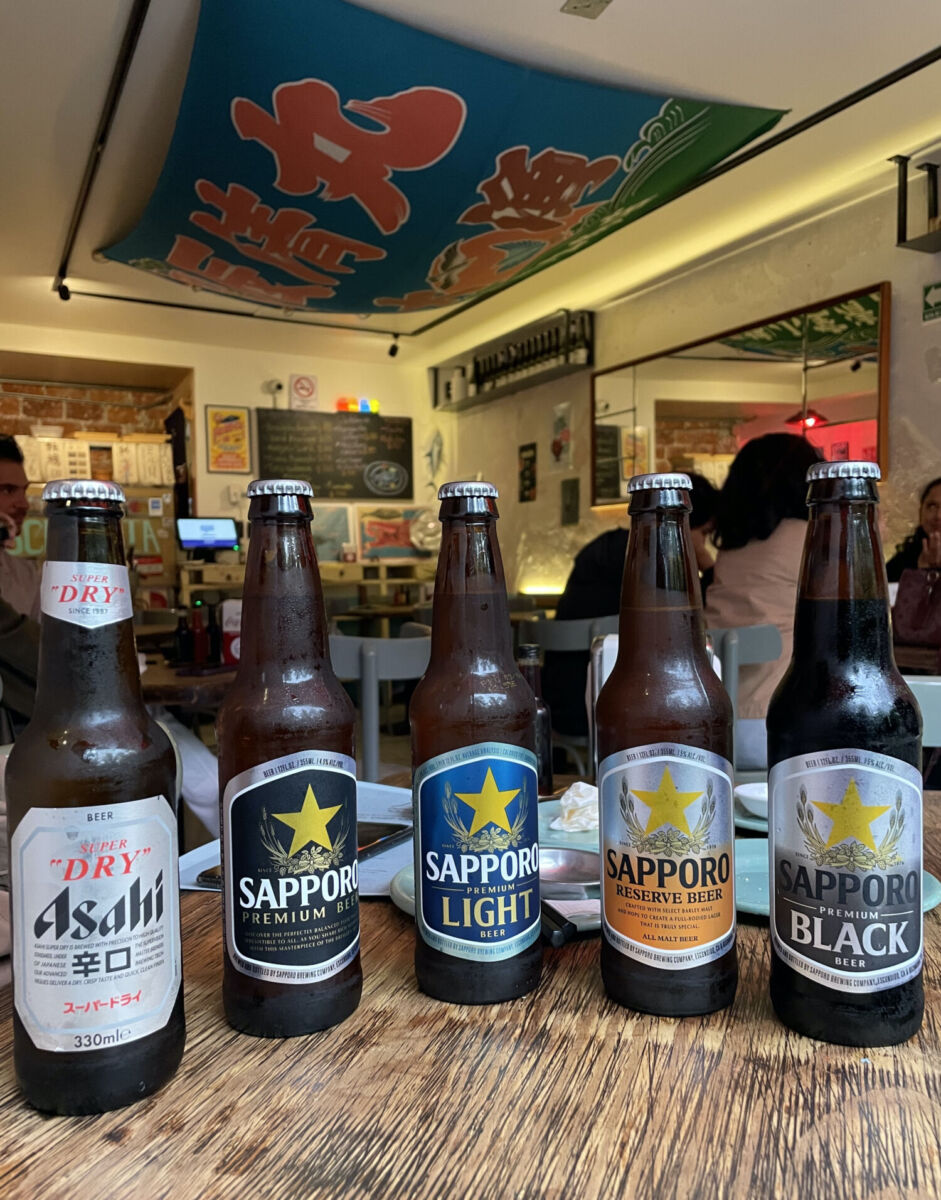Cervezas japonesas en Sayanaka James 