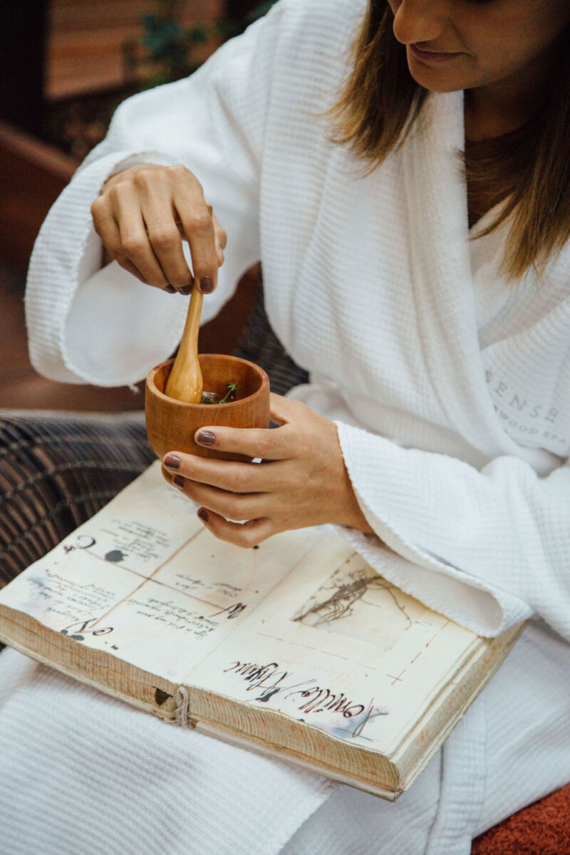 El spa de Rosewood Mayakoba tiene una propuesta de bienestar para hacer en la noche 