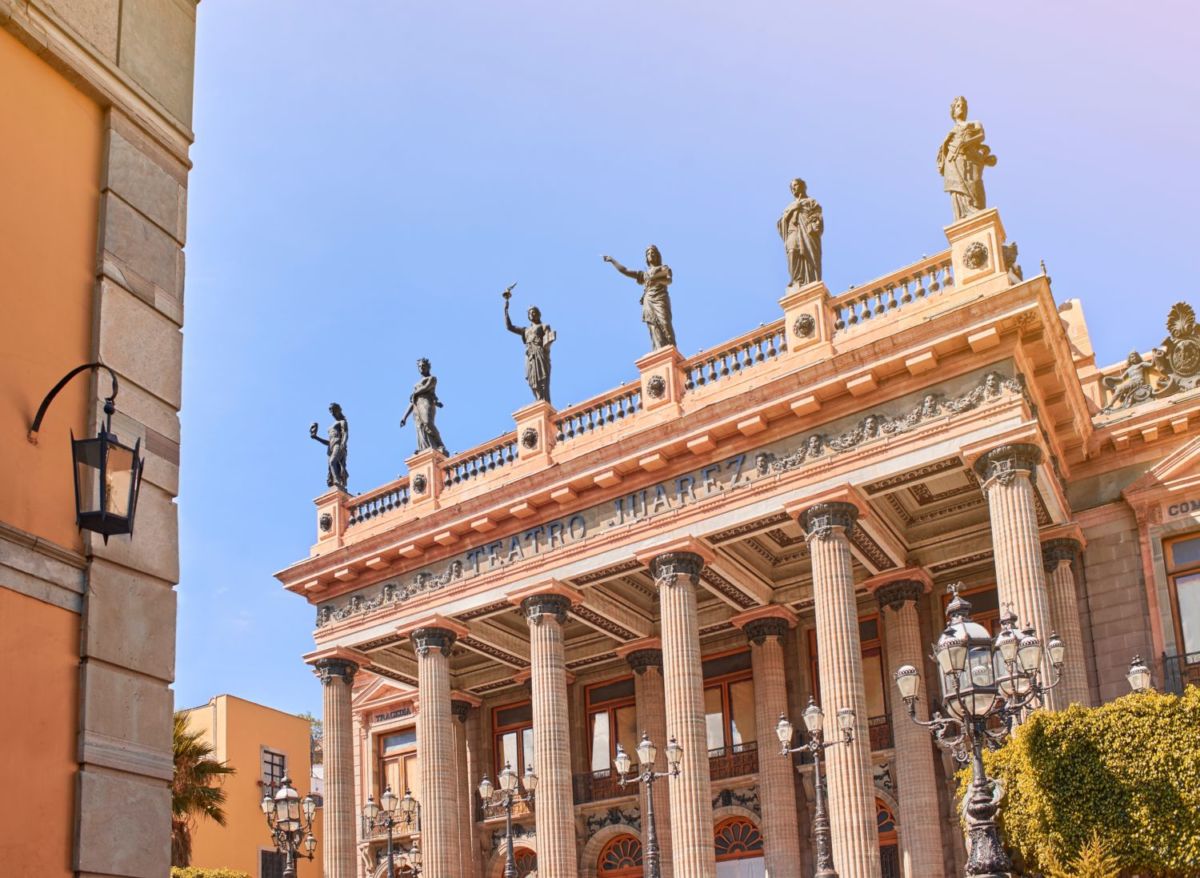 El Teatro Juárez fue diseñado por el arquitecto Antonio Rivas Mercado