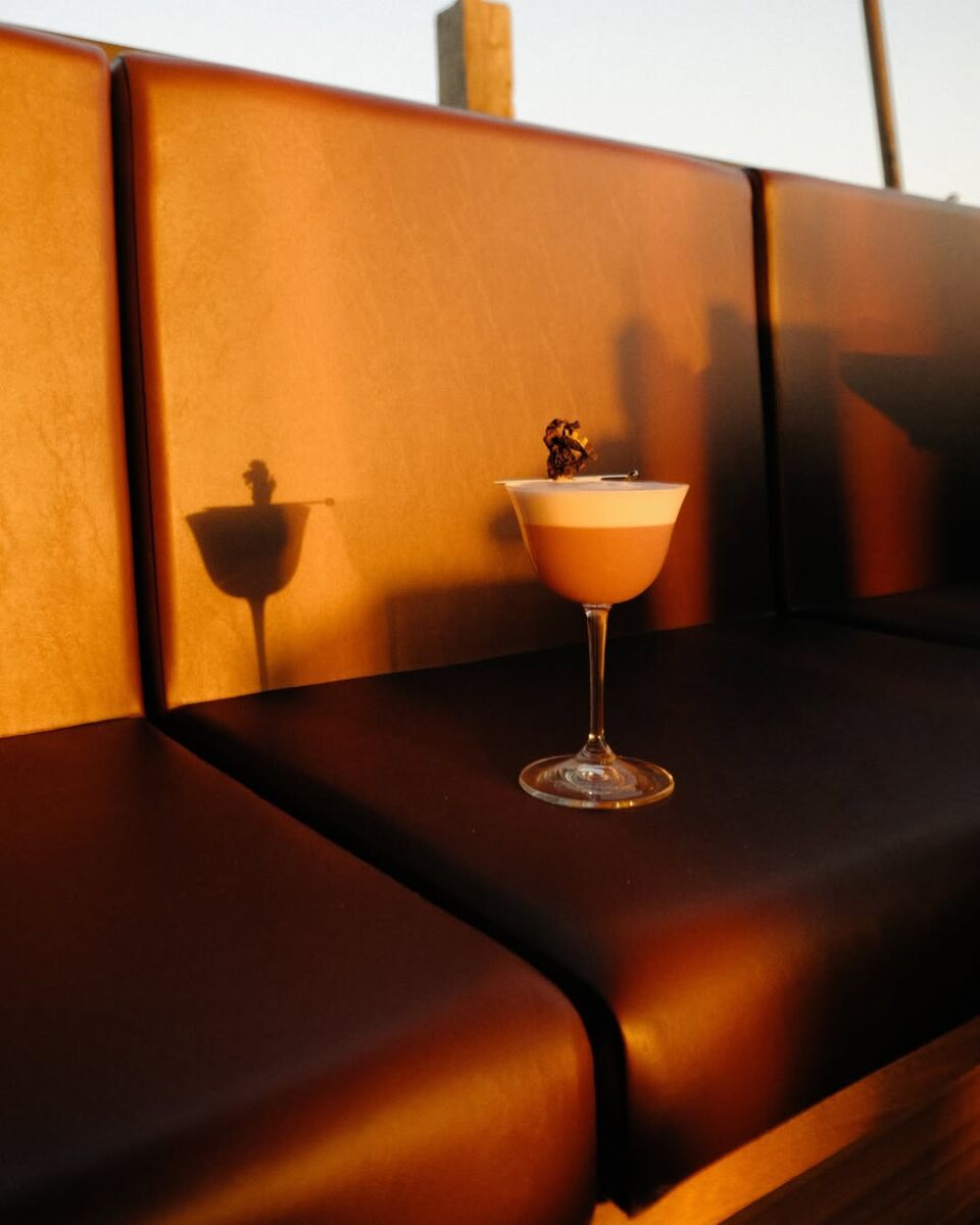 terraza de restaurante charco en centro histórico