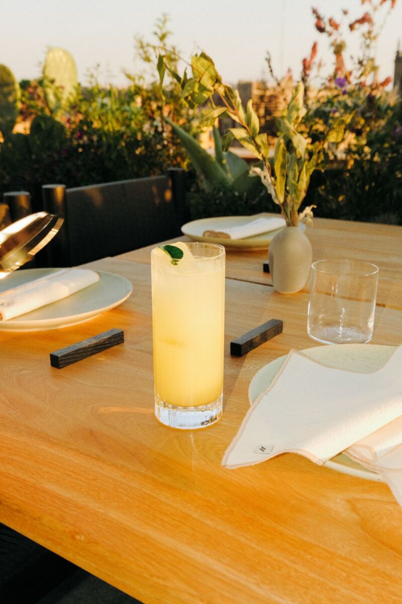 terraza de restaurante charco en centro histórico