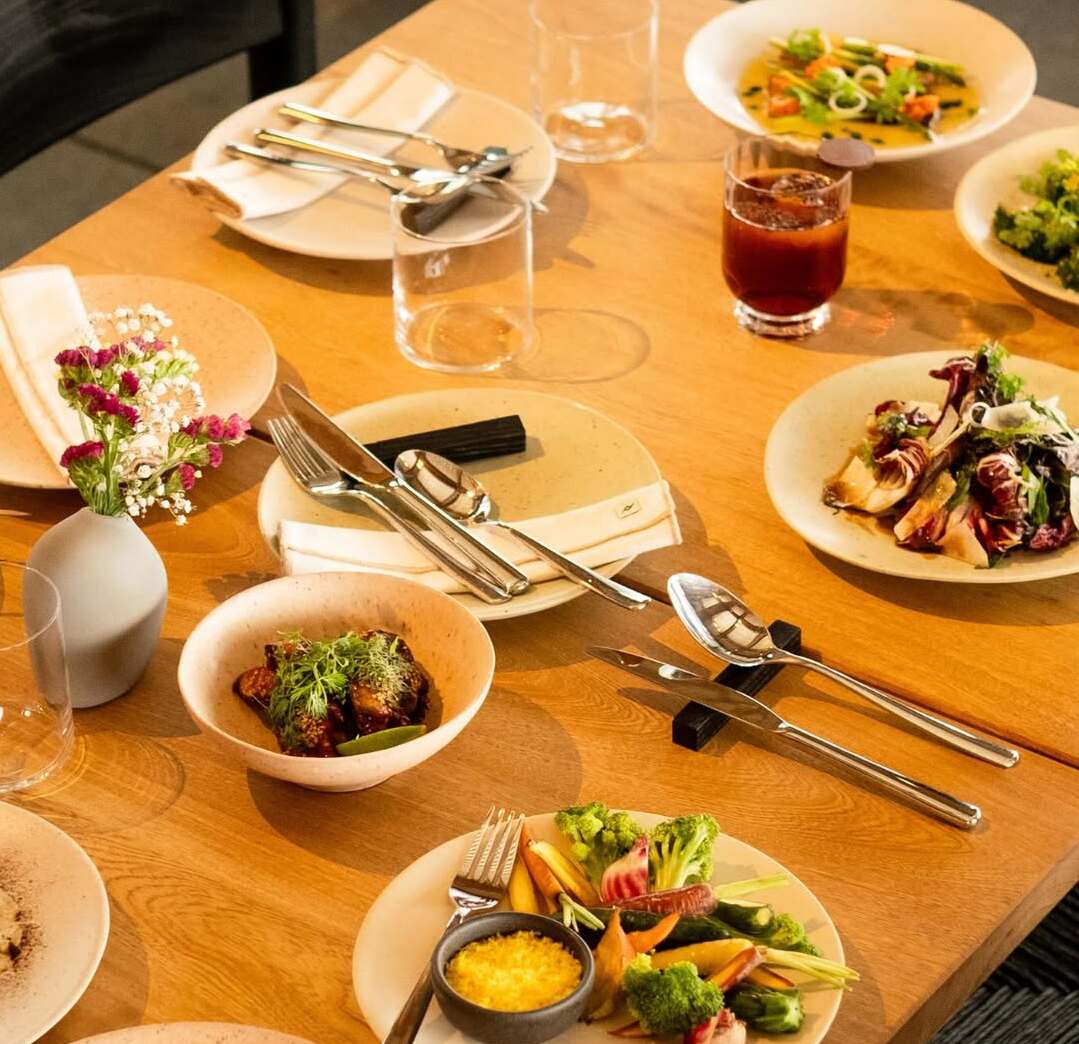 terraza de restaurante charco en centro histórico