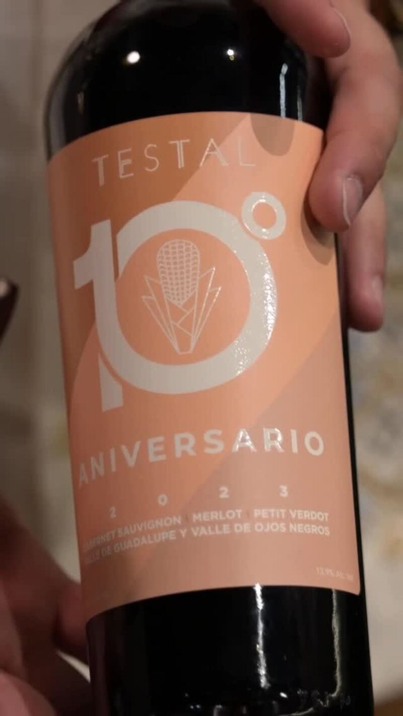 Etiqueta conmemorativa del 10 aniversario de TESTAL