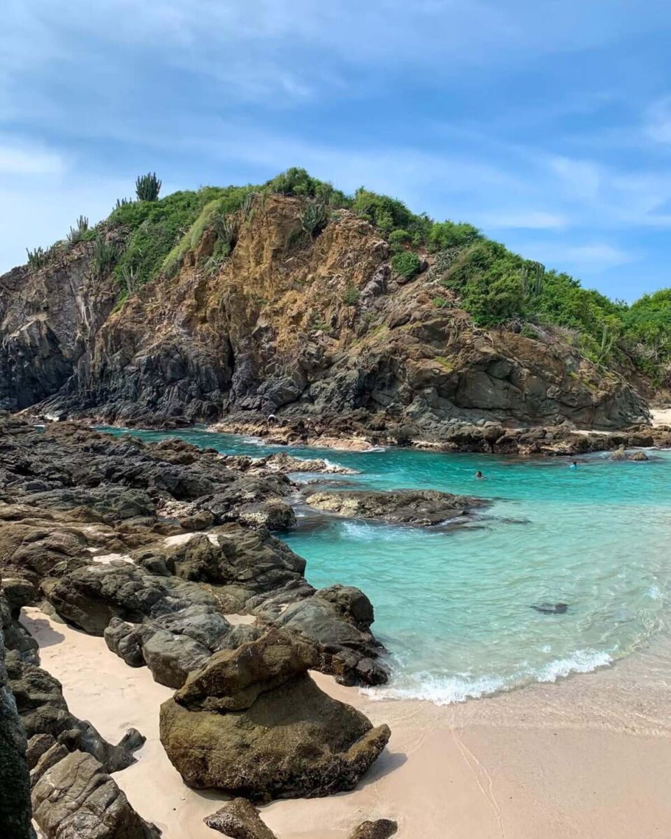 La Isla Cocinas es una de las islas más populares de Bahía de Chamela 