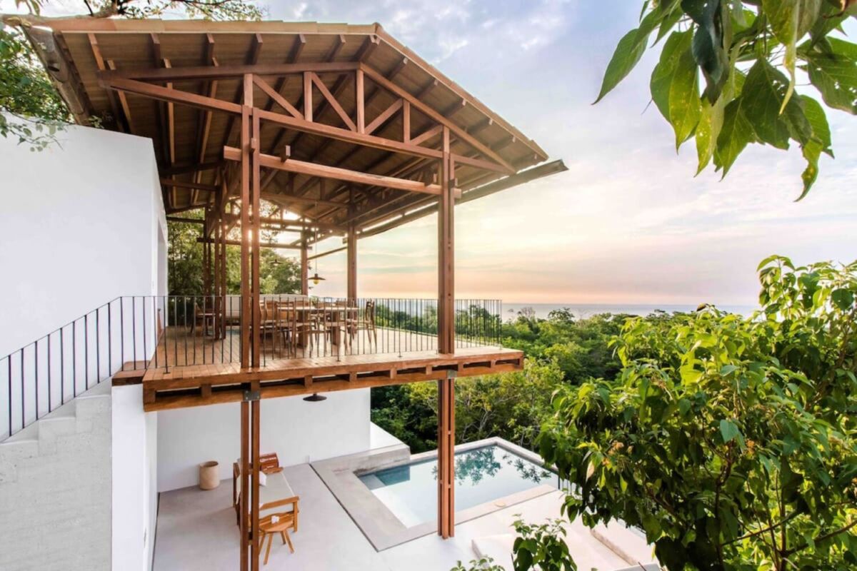 Viaja con toda tu ‘manada’ a esta casa de playa en Mazunte, escondida en medio de la naturaleza (tiene alberca privada)
