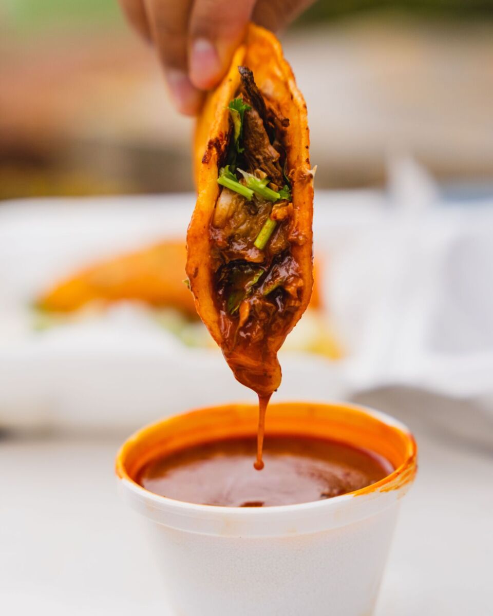 La birria es un platillos popular de Jalisco 