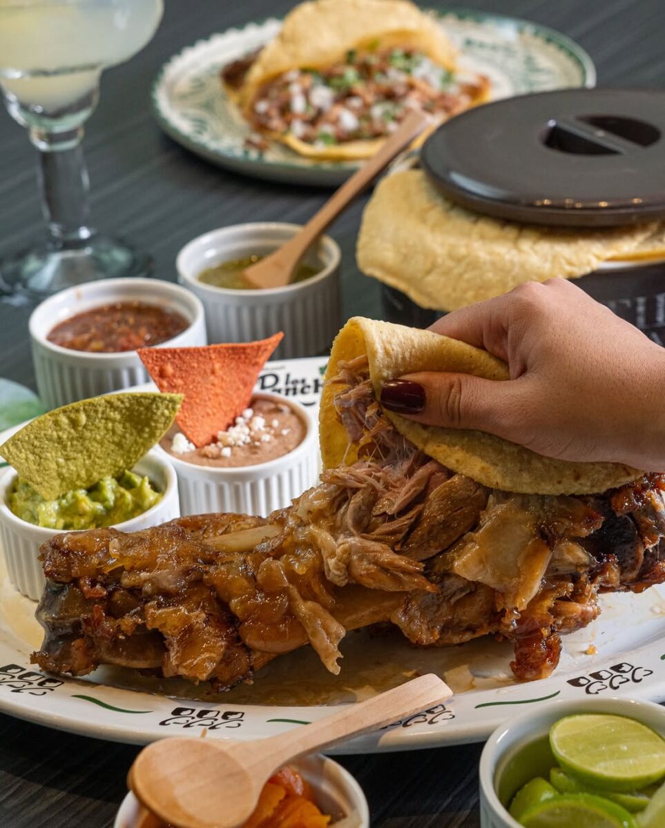 Los Panchos es un referente en la preparación de tacos de carnitas 