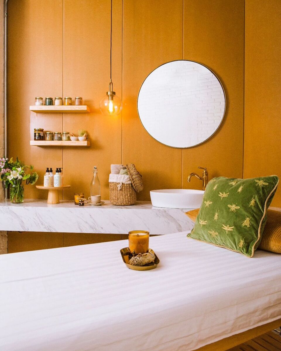 Abeja Reyna spa