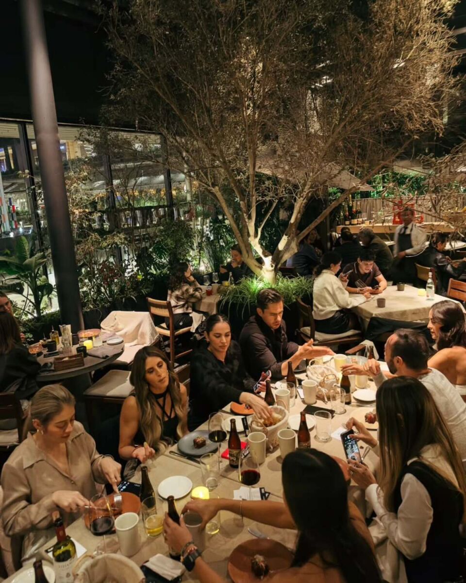 Pizzas napolitanas y cócteles coquetos: este lugar en el sur de la CDMX es perfecto para ir a cenar con amigos