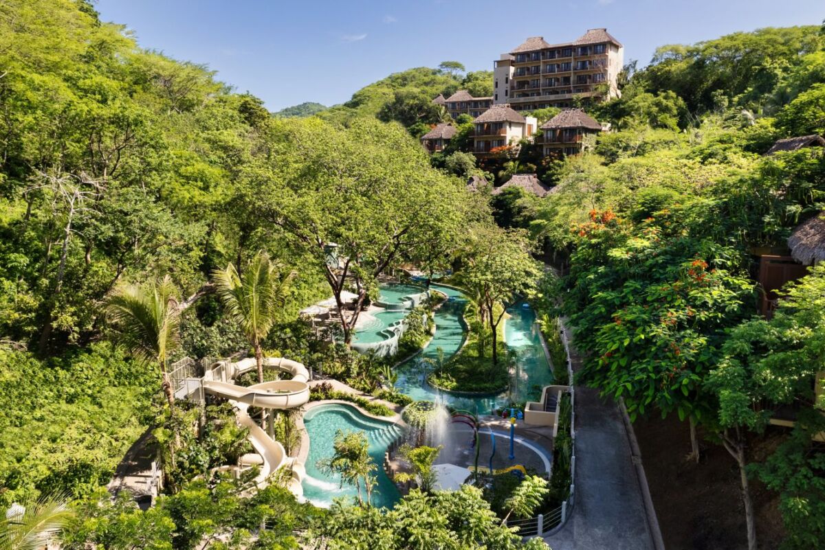 Hospédate en este hotel de la Riviera Nayarit que tiene un parque acuático, un río lento y 15 piscinas (además es ‘all-inclusive’)