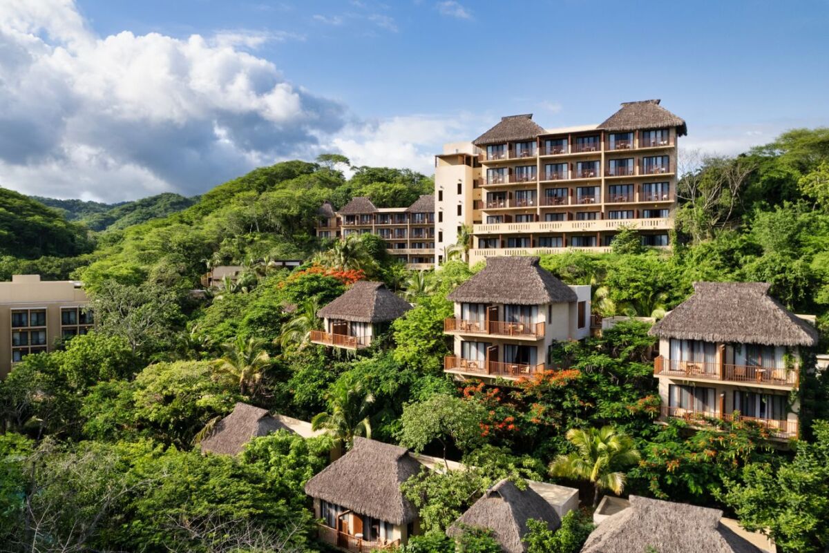 Delta Hotels es un resort all inclusive ubicado en la Cruz de Huanacaxtle, Nayarit 