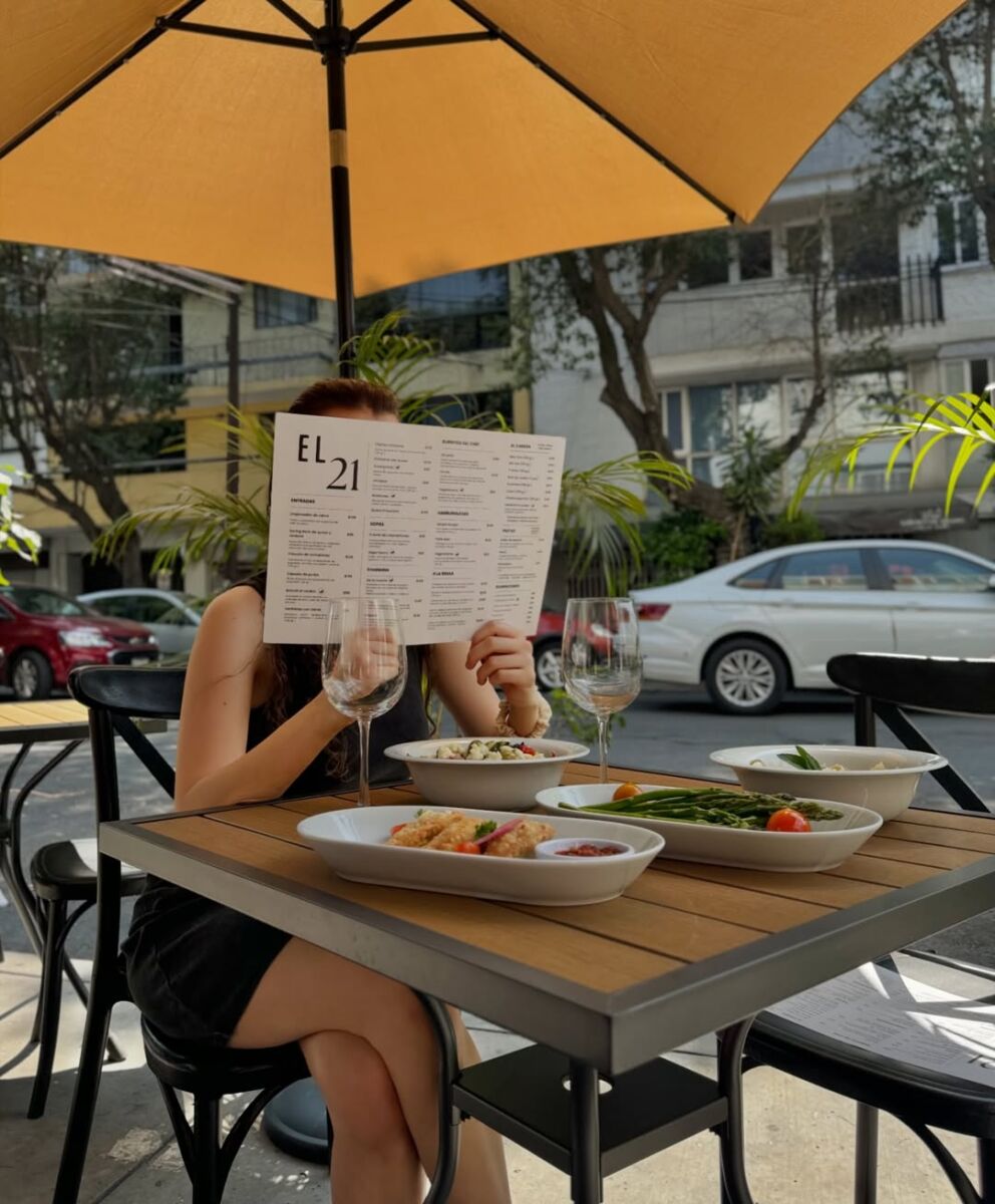 El Veintiuno es un restaurante de cocina internacional 