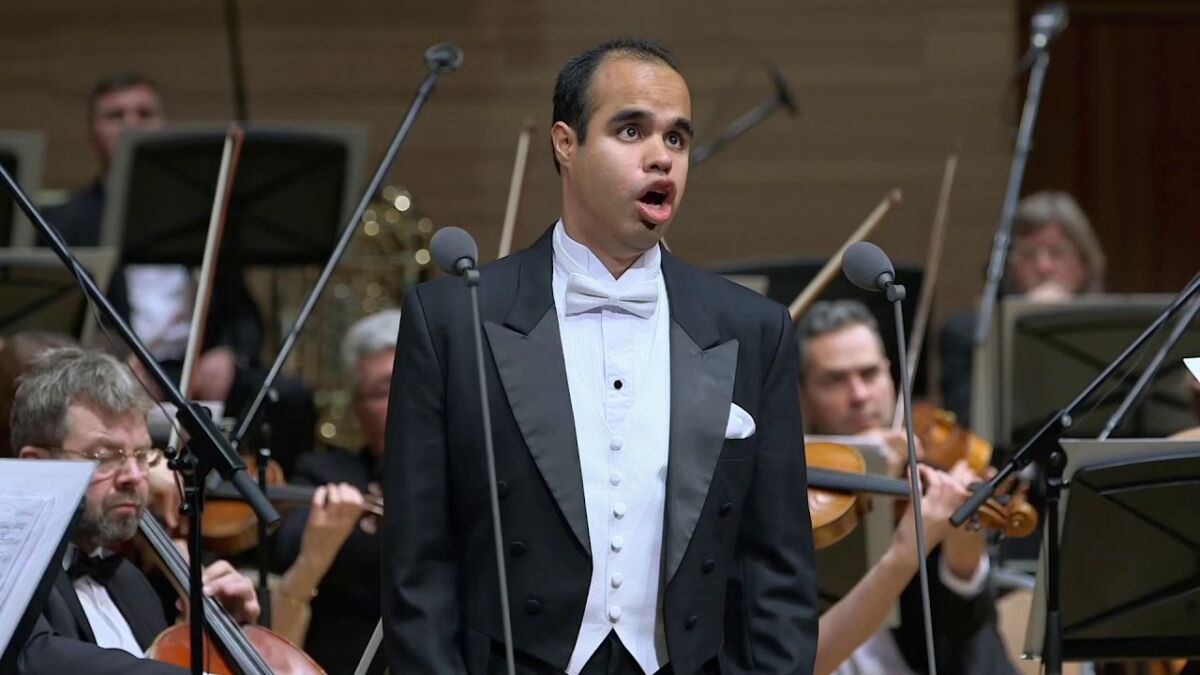 Tenor Alan Pingarrón