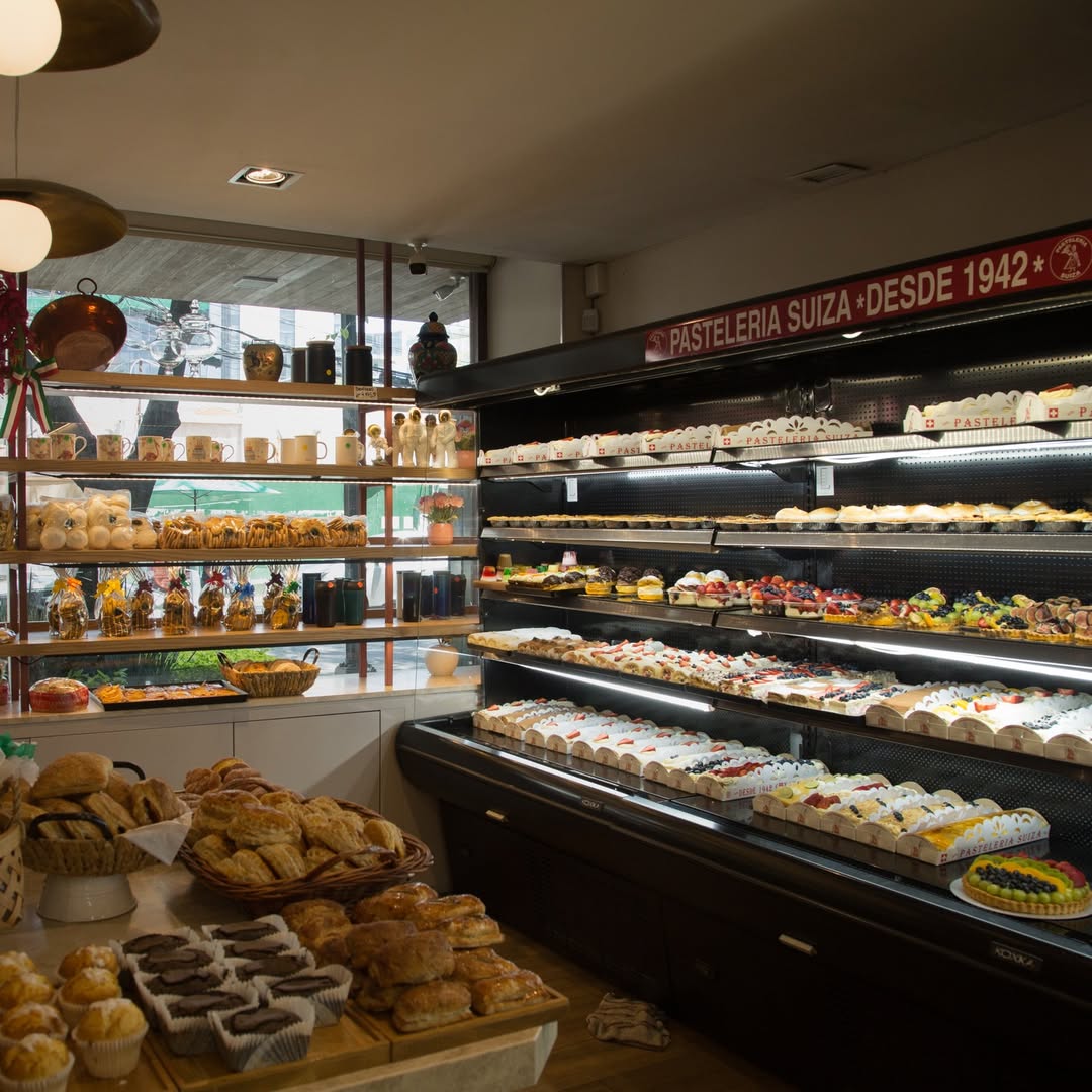 La Pastelería Suiza es una pastelería europea ubicada en la Condesa, CDMX 