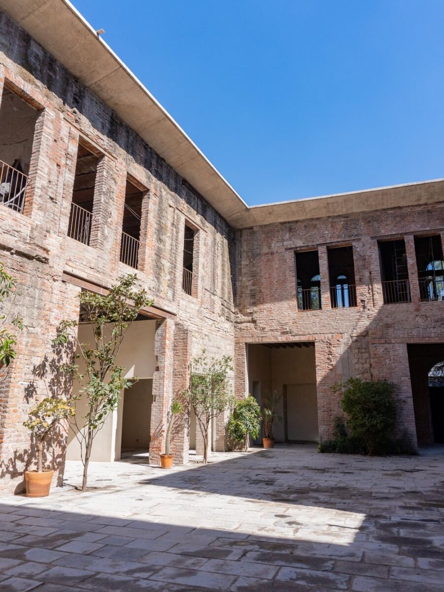 Fue la primera embajada de la Unión Soviética en México, fue casa de Leonora Carrington y ahora se está poniendo de moda para fiestas en la CDMX 