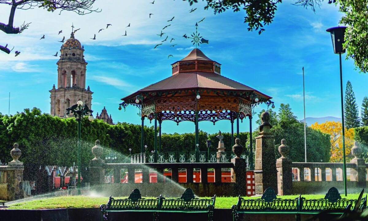 Dicen que la mejor cajeta de México la encuentras en este pueblito que además tiene un centro histórico precioso para caminar