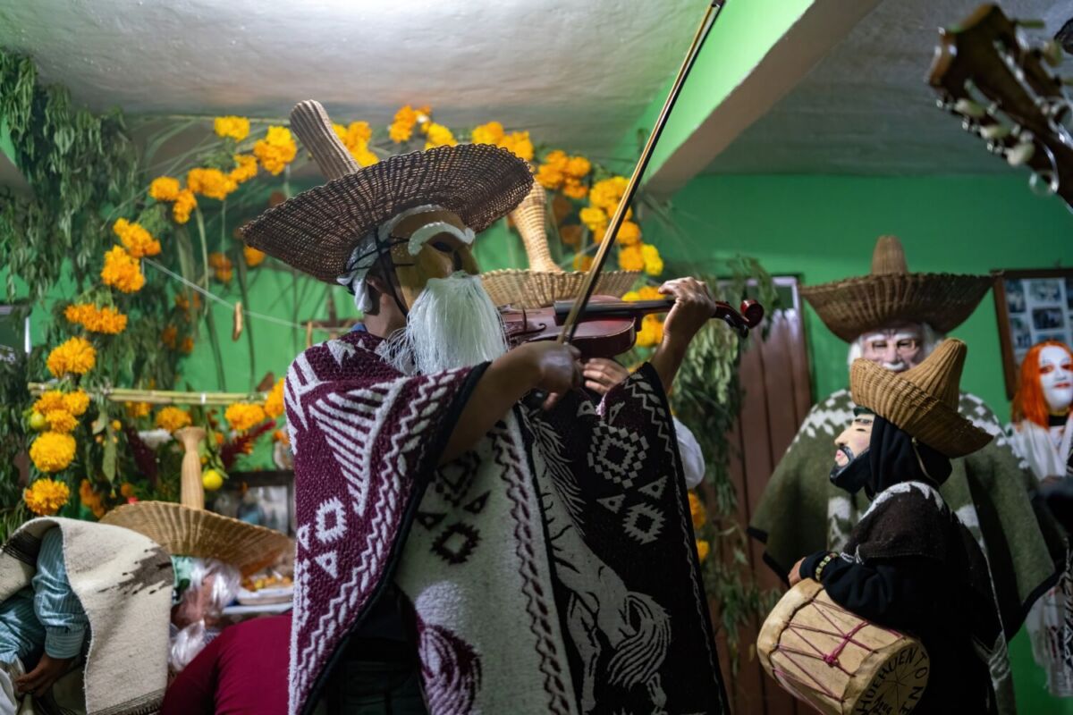 Danza de Los Huehuentones en Huautla de Jiménez