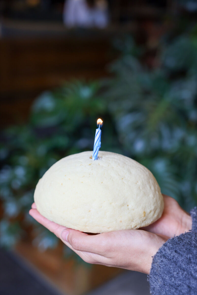 Receta de la concha birthday cake del restaurante Aromas