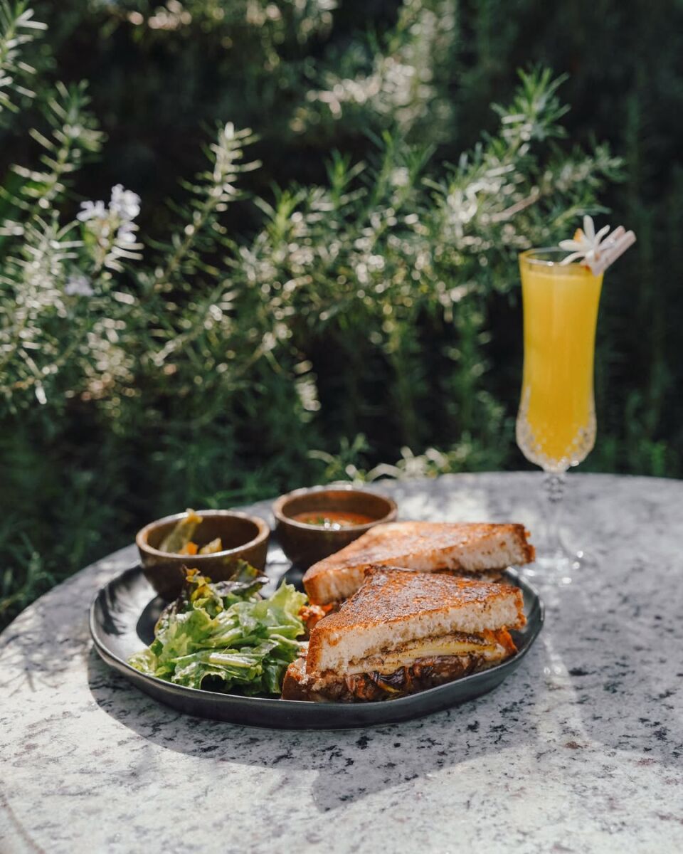 Margarita Concept Garden es la  casa de campo de la poeta mexicana Margarita Urueta Sierra