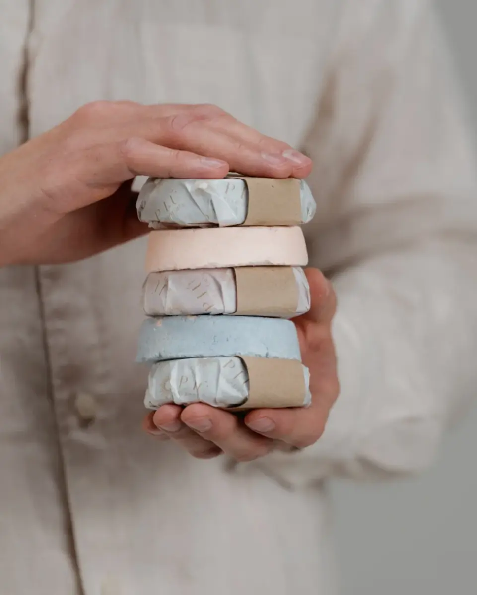 shampoo en barra de piú essentials