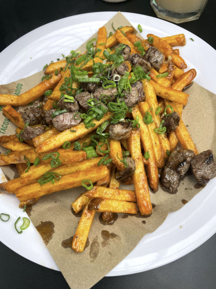 Papas enchiladas de Tacos Atarantados 