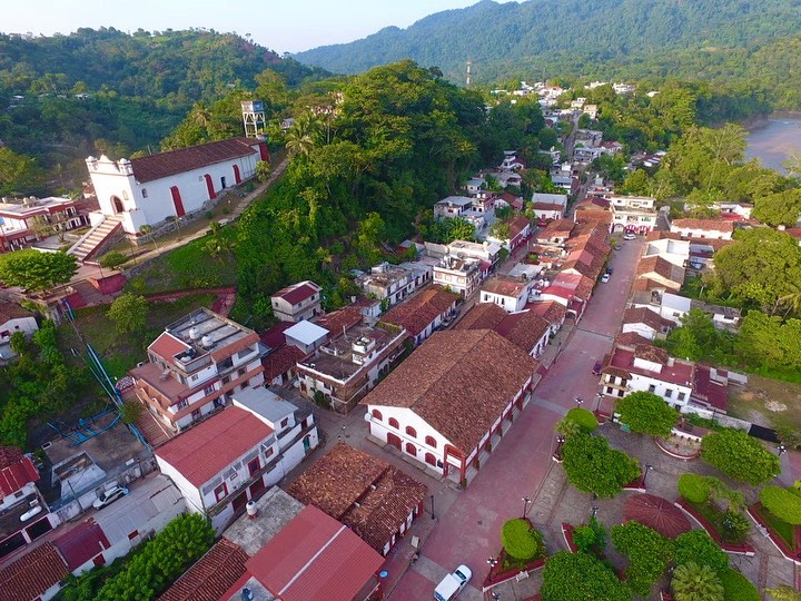 Tapijulapa es un Pueblo Mágico ubicado en las montañas 