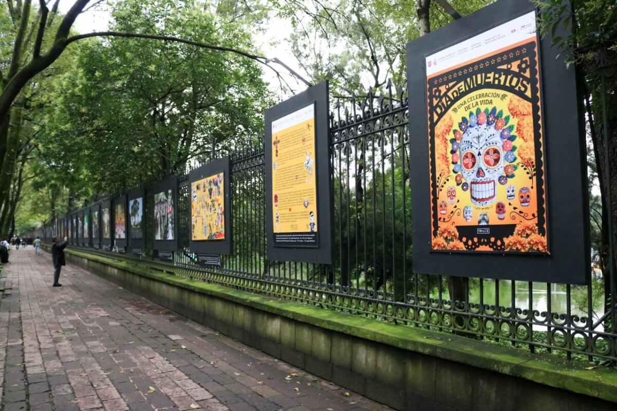 Exposición en las rejas de Chapultepec ‘Día de Muertos: una celebración de la vida y la muerte’