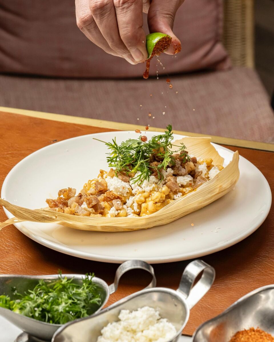 Esquites con chicharrón norteño y spritz gratis los domingos en esta cantina con la terraza perfecta para volver a disfrutar los días soleados