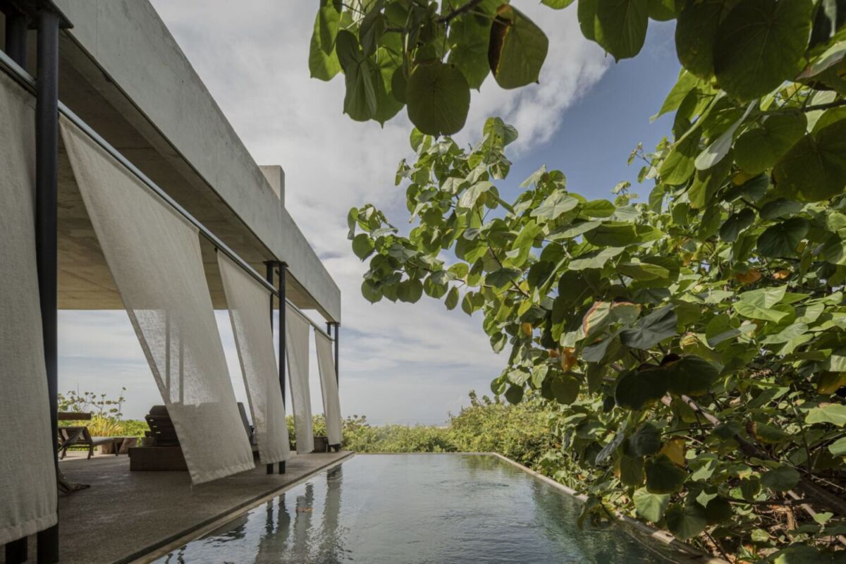 La preciosa casa de playa en Puerto Escondido que te invita a desconectar y a disfrutar de tu privacidad frente al mar 