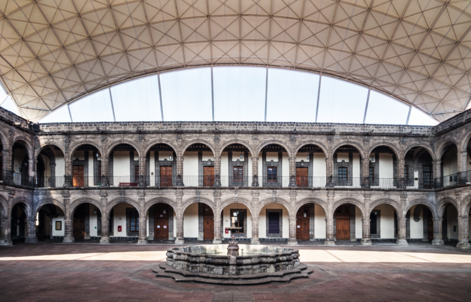 patio colegio vizcaínas