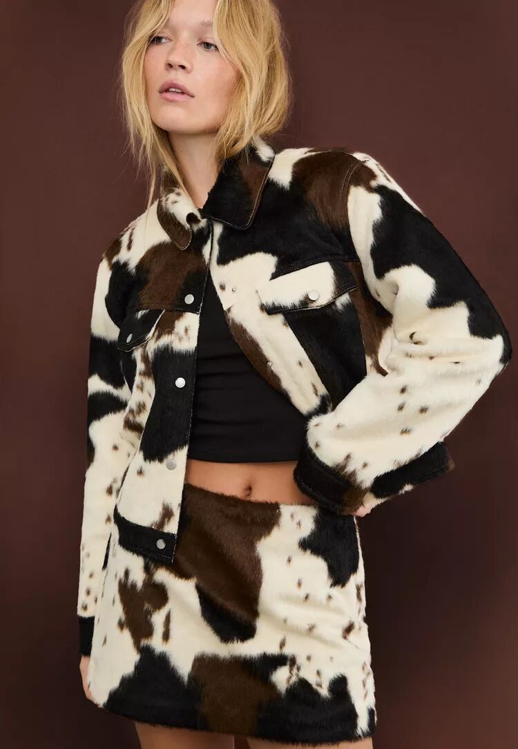 estampado de vaca tendencia otoño 2025