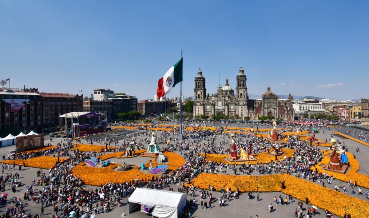 Restaurantes para ver el Desfile de Día de Muertos 