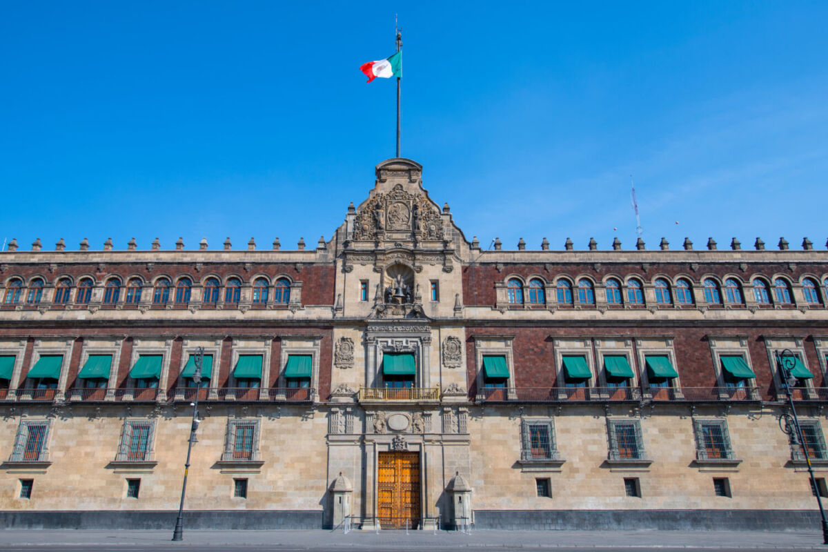 El Palacio Nacional se construyo en 1522 en lo que antes era el Palacio de Moctezuma 