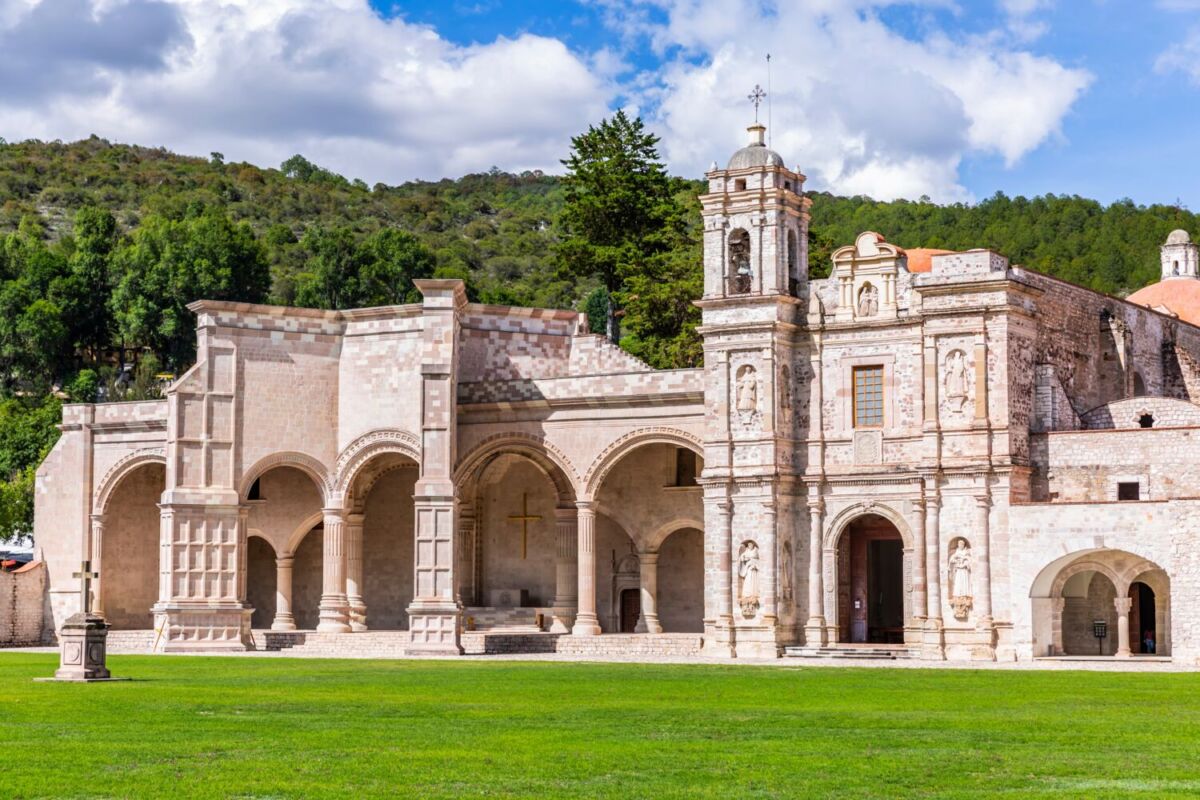 Este ex convento fue edificado por los mismos mixtecos bajo las órdenes de los dominicanos 