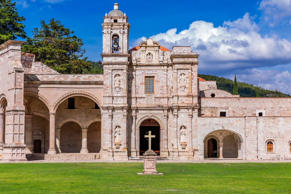 Muchos no lo saben pero este ex convento de Oaxaca tiene la capilla abierta más grande de América Latina y es una joya de la arquitectura virreinal 