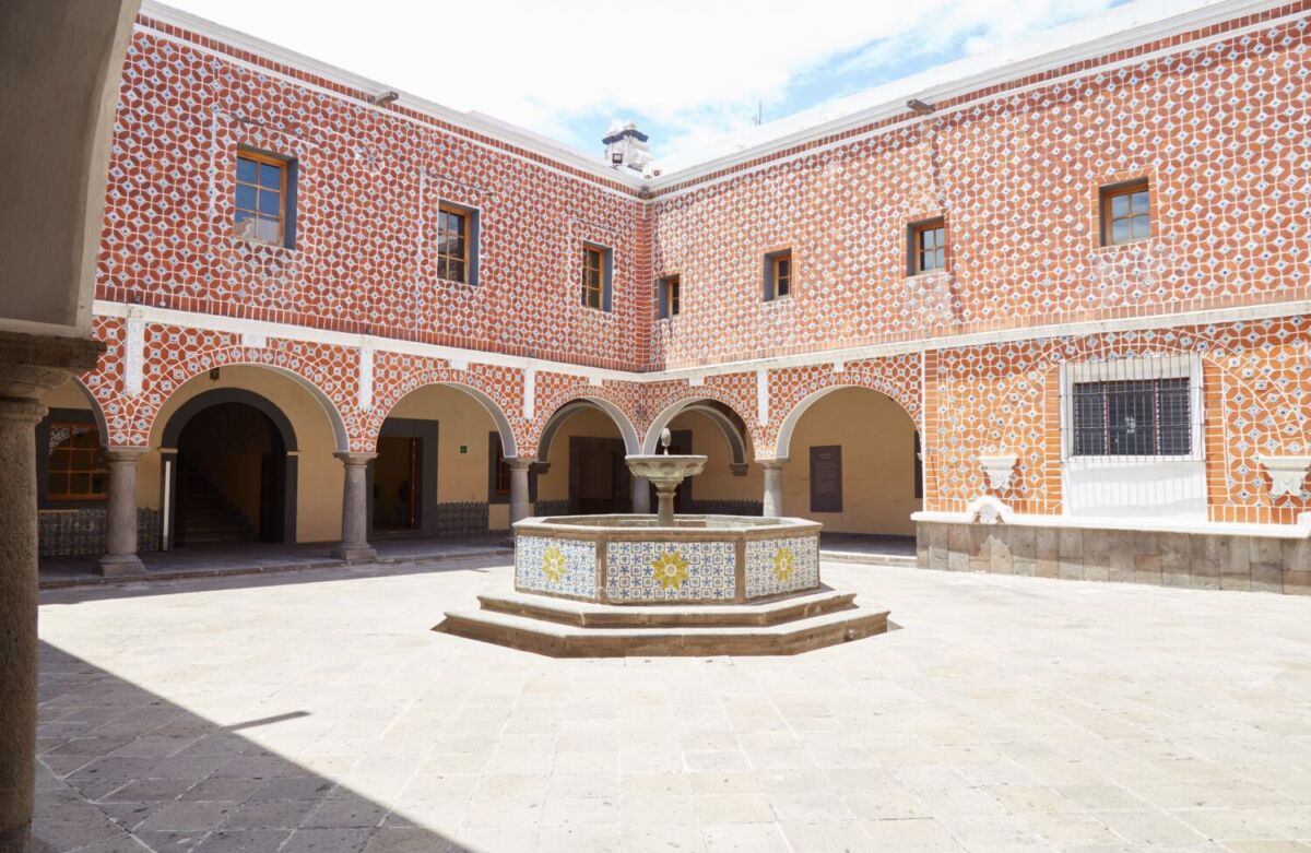 Esta joya arquitectónica del siglo XVII ahora es un museo y se dice que ahí se creó el mole poblano