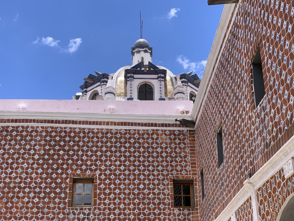 El Ex Convento de Santa Rosa se construyó en 1698 bajo el estilo barroco 
