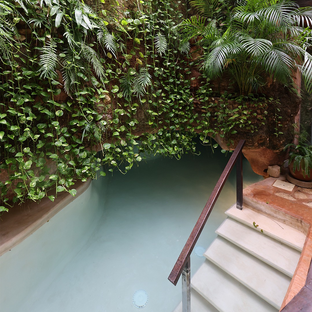 El Hotel Sutuk tiene una gruta de aguas termales 