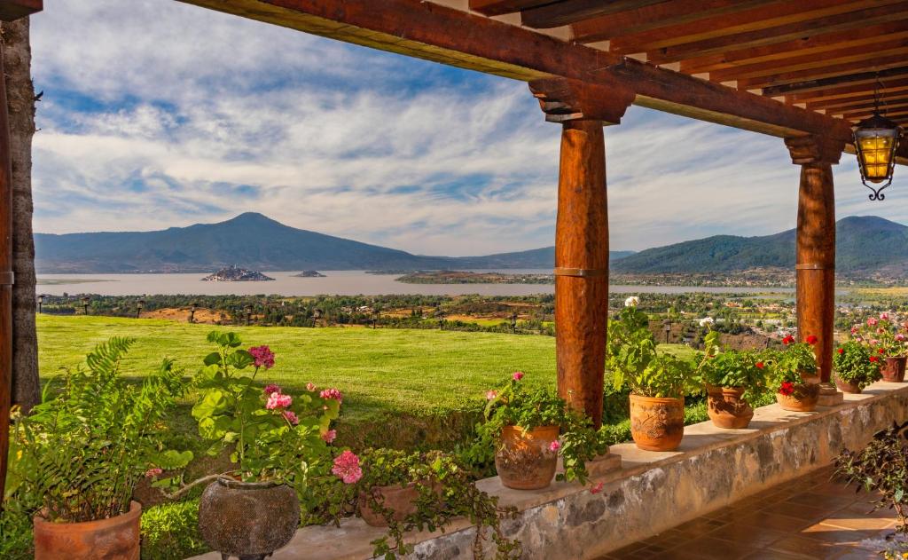 hoteles con vista al lago de pátzcuaro