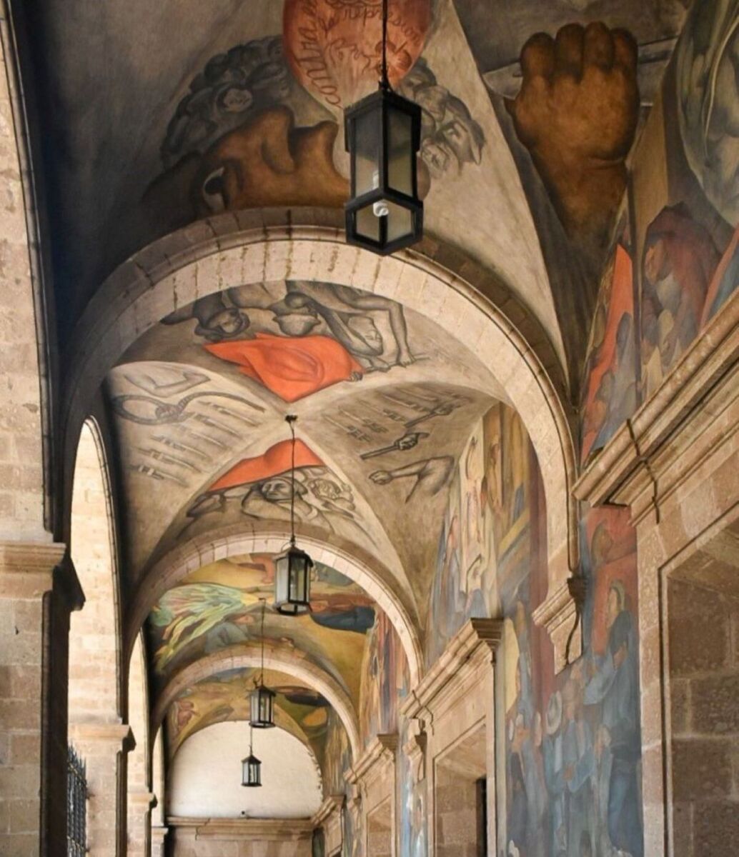 Este podría ser el mercado más bonito de la CDMX: sus paredes están llenas de murales de alumnos de Diego Rivera y muy pocos lo conocen