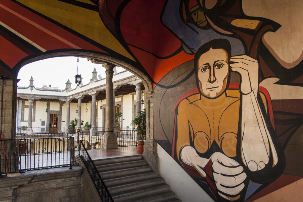 Murales en el edificio de la SEP
