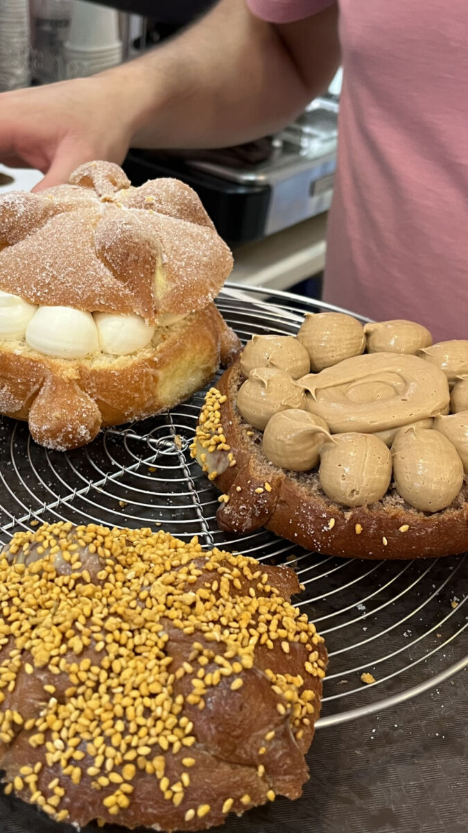 Pan de muerto relleno