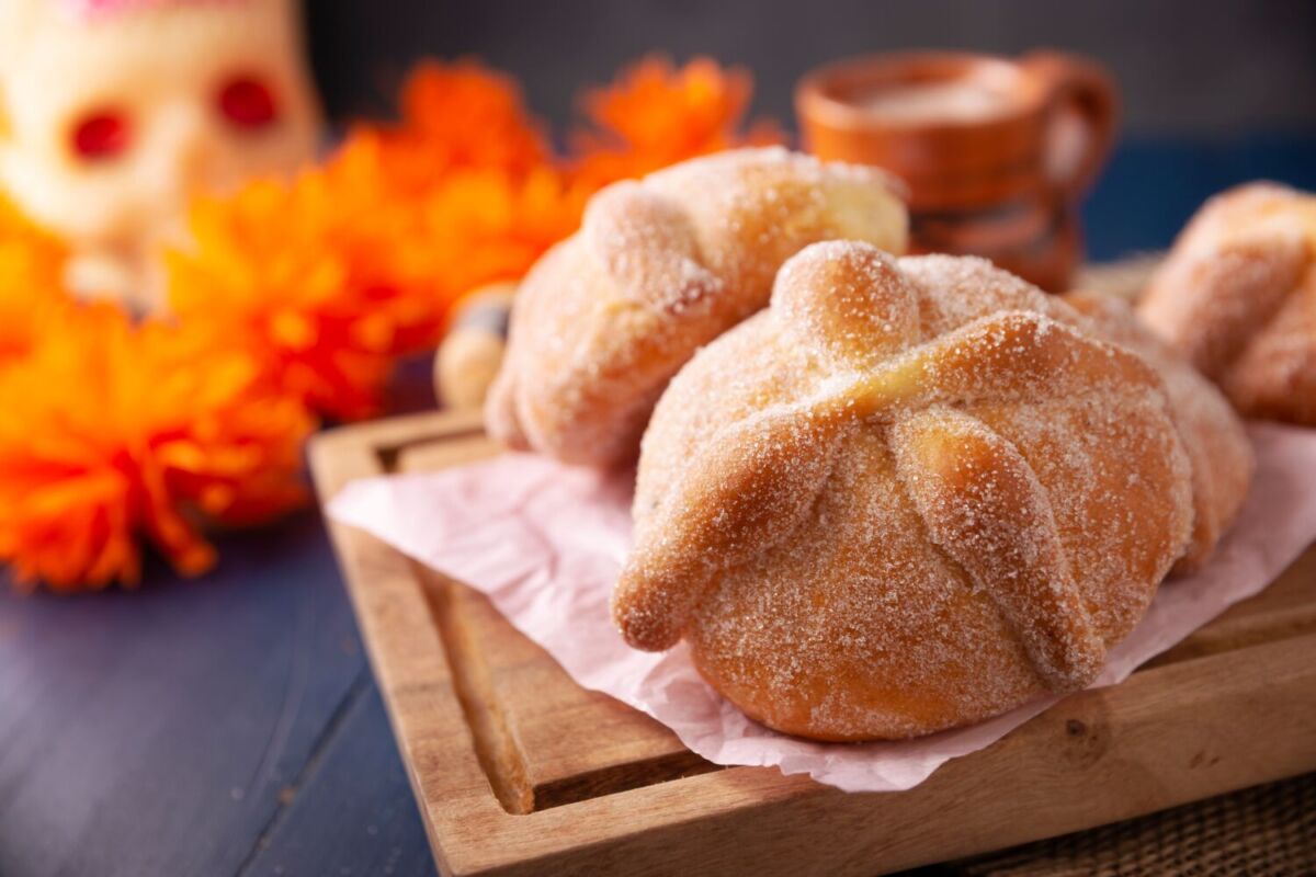 5 panaderías en la CDMX que ya tienen pan de muerto para que aproveches y comas este pan durante todo el mes y no solo el Día de Muertos 