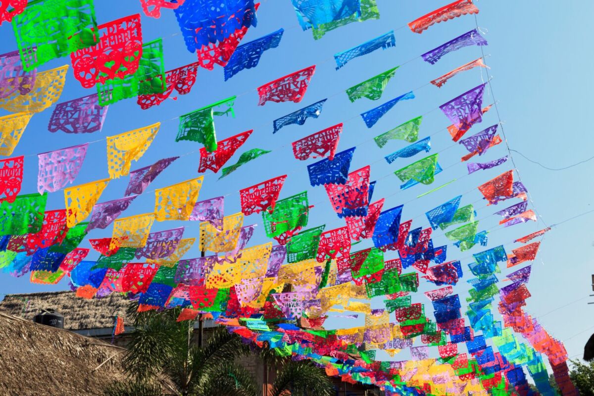 San Salvador Huixcolotla  es considerado la cuna del papel picado en México 