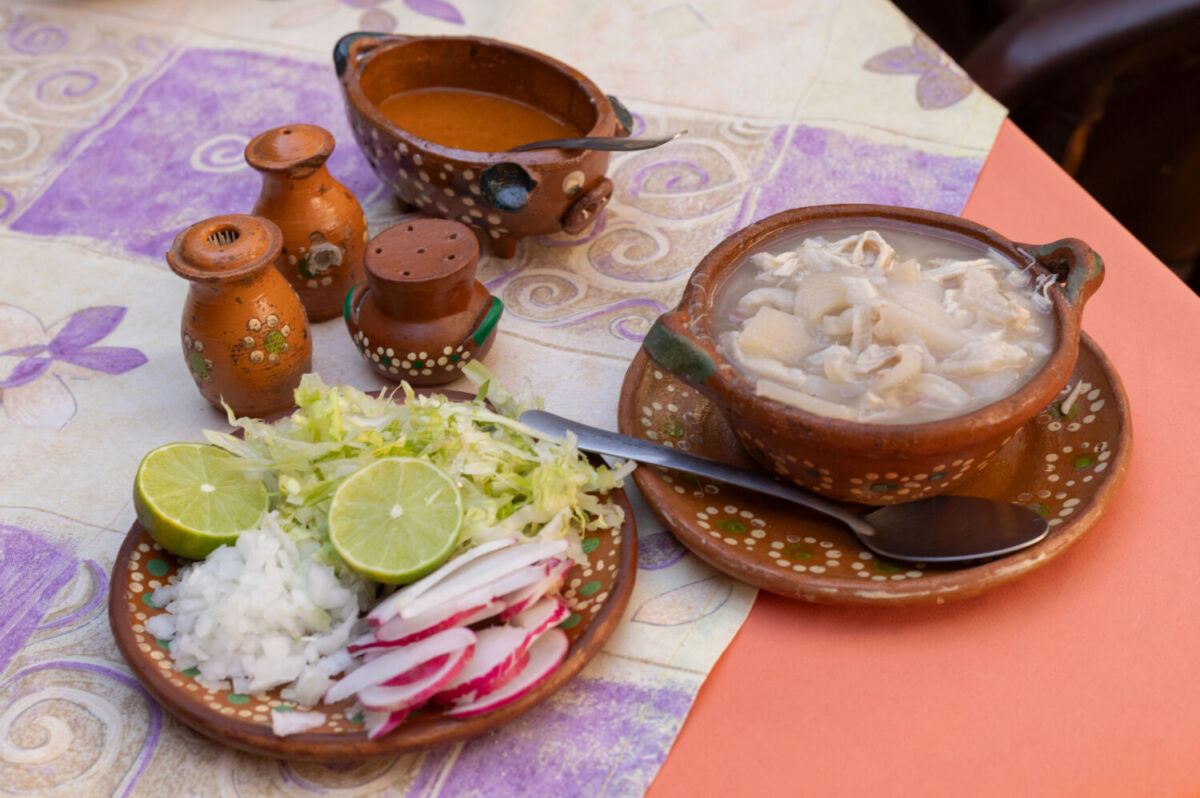 la birria y la  cuachala son dos platos típicos de Sayula 