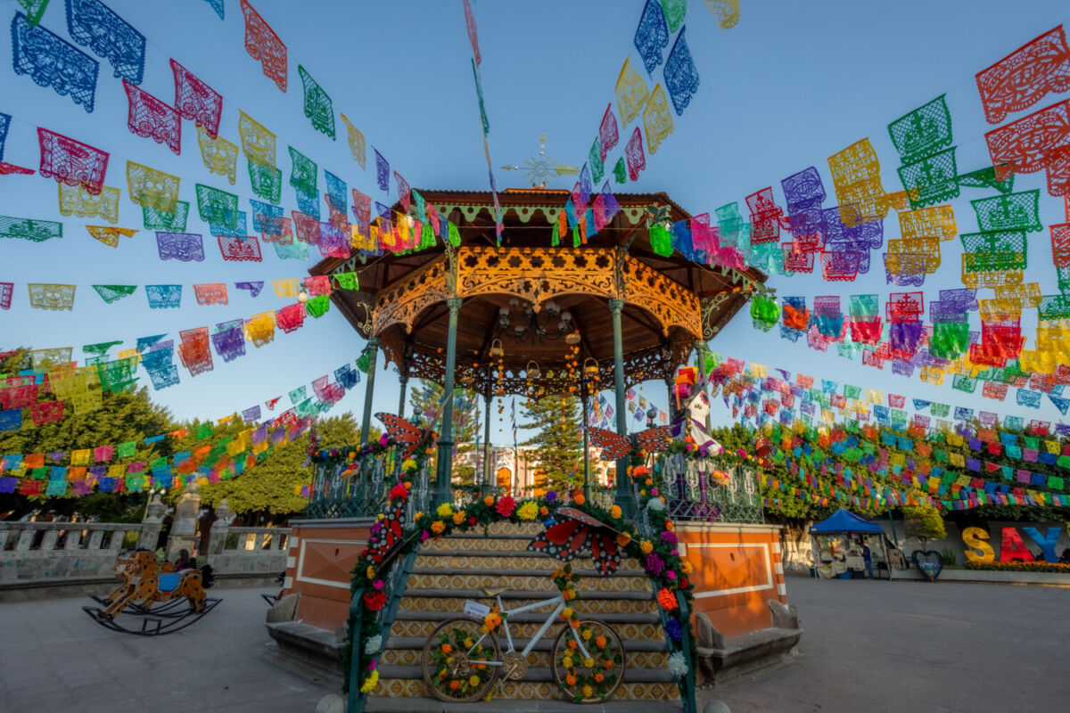 El Festival de las Ánimas es un evento que cada año se realiza en Sayula por el Día de Muertos 