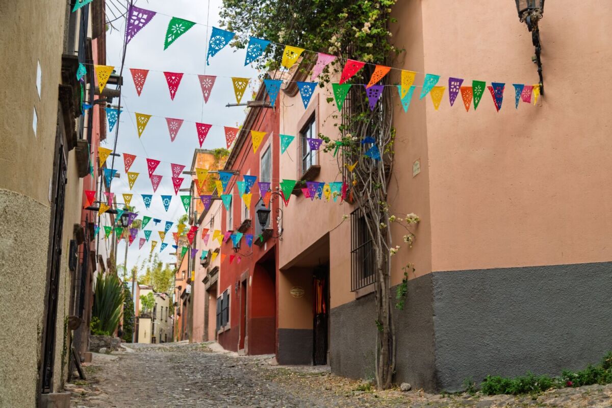 papel picado en México 