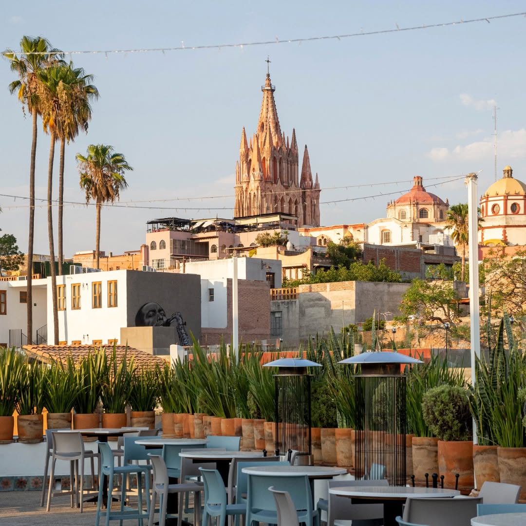 Tené Rooftop se ubica en la cima del hotel 18010 Parque 