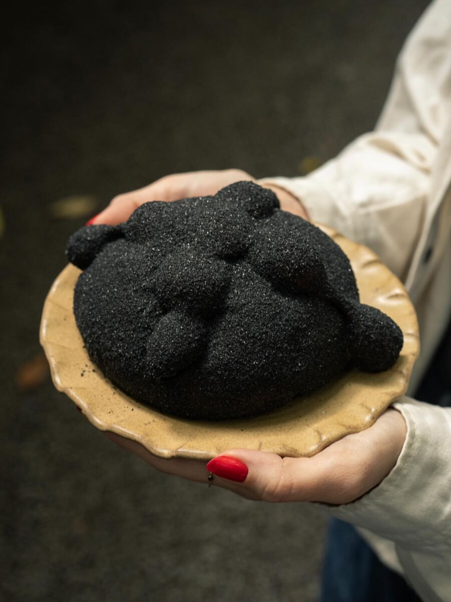 pan de muerto con cenizas de totomoxtle